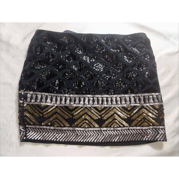 Express Womens Small Black Stretch Knit Aztec Sequin Embellished Mini Skirt BL - Picture 1 of 7